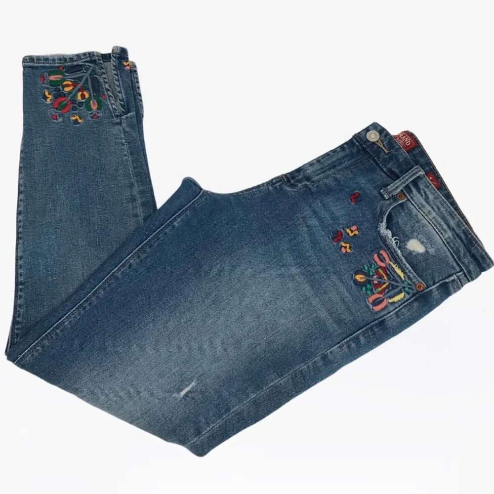 Lucky Brand Vintage Ava Embroidered Distressed Jeans - 4/27 - Picture 8 of 16